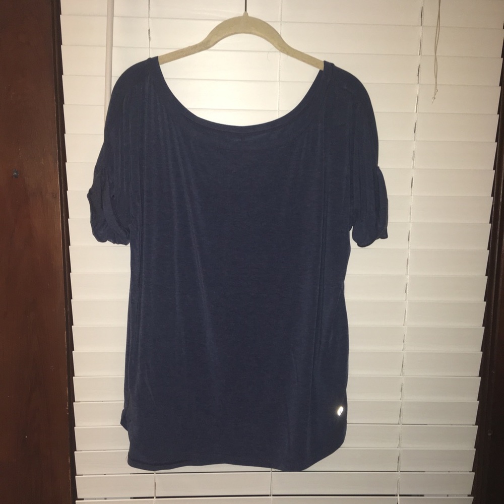 GapFit Blue t-shirt